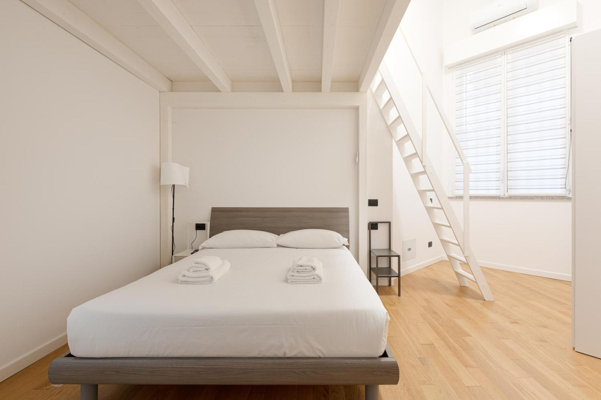 Cozy Corner With Balcony And Private Garage! Apartment Milan Luaran gambar