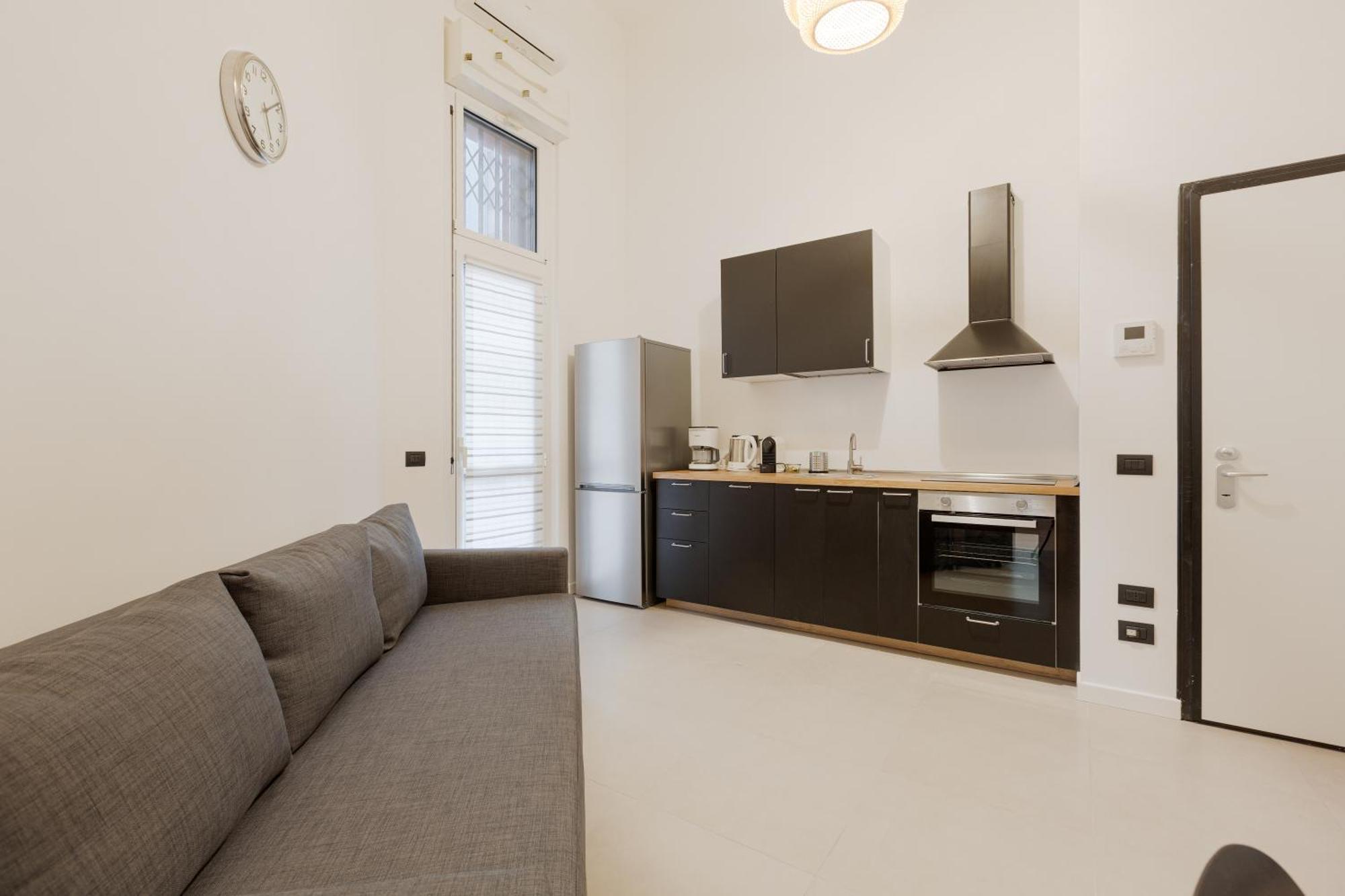 Cozy Corner With Balcony And Private Garage! Apartment Milan Luaran gambar
