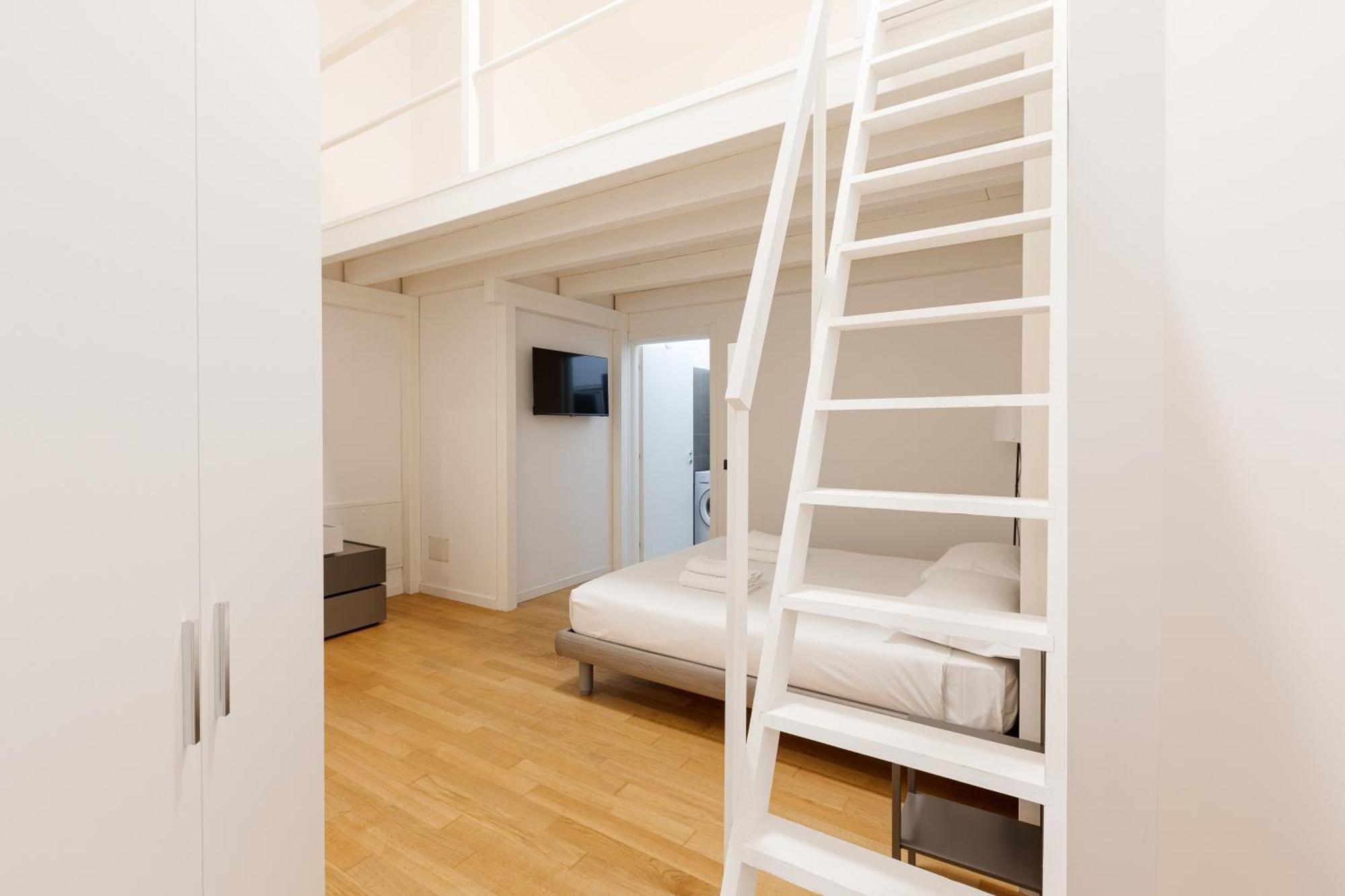Cozy Corner With Balcony And Private Garage! Apartment Milan Luaran gambar